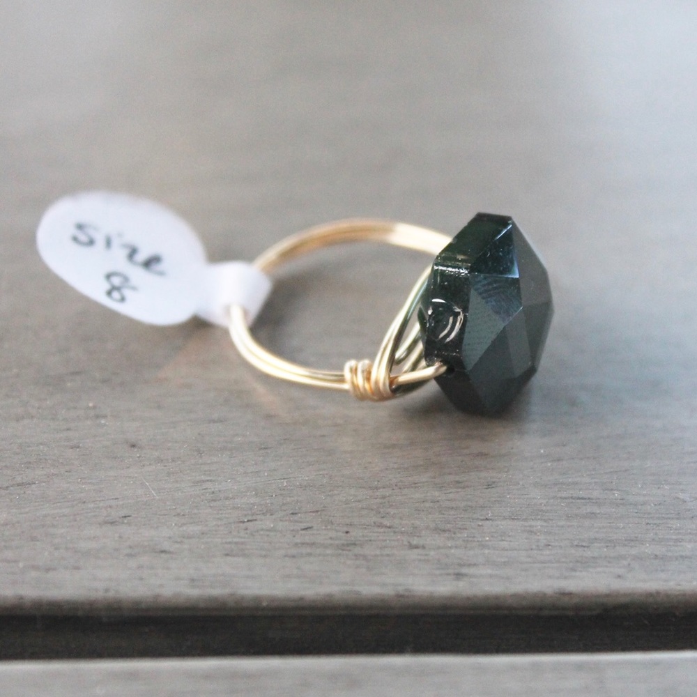 HANDMADE / Forest Green Glass Wire Ring (J4) - Picture 2 of 4